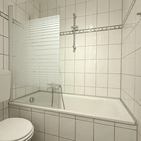 Lägenhet Zentrales City-apartment Mit Free Wifi & Self Check-in & Balkon *