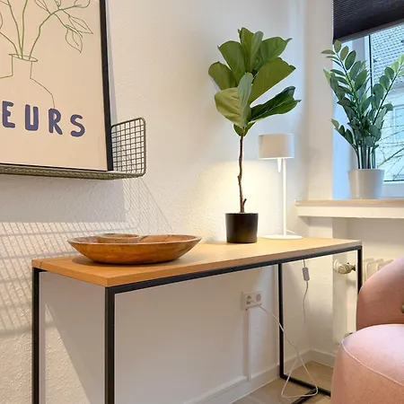 Zentrales City-apartment Mit Free Wifi & Self Check-in & Balkon Lägenhet *