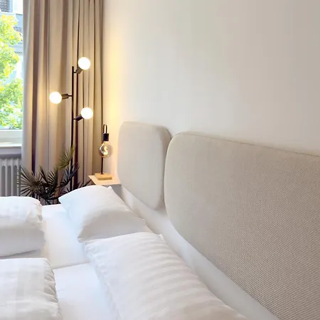 Zentrales City-apartment Mit Free Wifi & Self Check-in & Balkon דירה