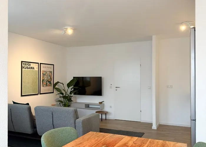 Zentrales City-apartment Mit Free Wifi & Self Check-in & Balkon Lejlighed
