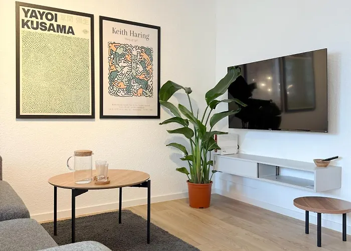 Zentrales City-apartment Mit Free Wifi & Self Check-in & Balkon Daire