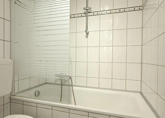 Lejlighed Zentrales City-apartment Mit Free Wifi & Self Check-in & Balkon *