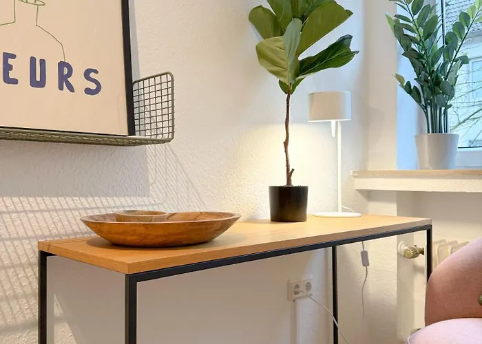 Zentrales City-apartment Mit Free Wifi & Self Check-in & Balkon Lejlighed *