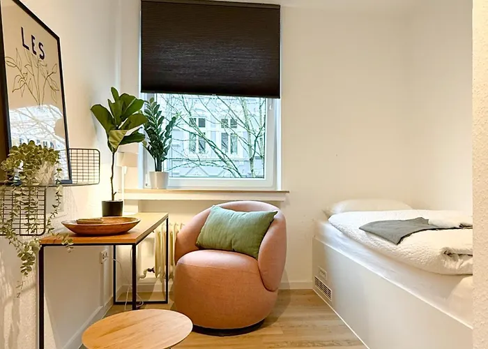 Апартаменты Zentrales City-apartment Mit Free Wifi & Self Check-in & Balkon *