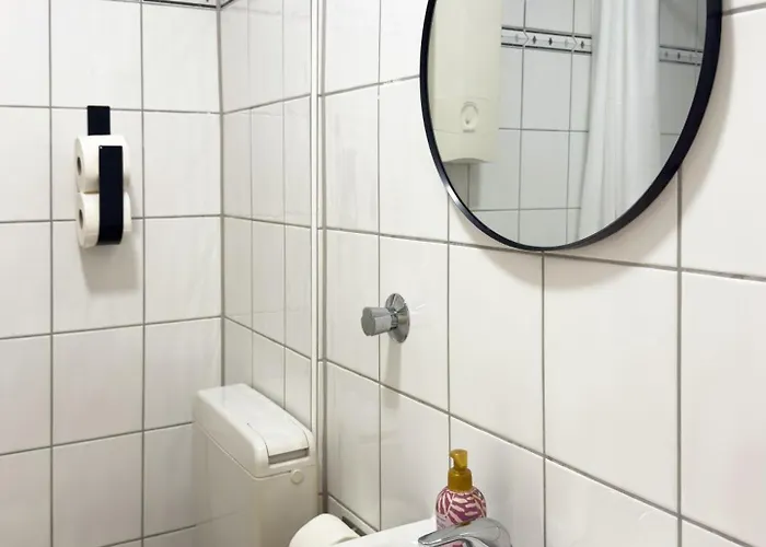 Daire Zentrales City-apartment Mit Free Wifi & Self Check-in & Balkon *